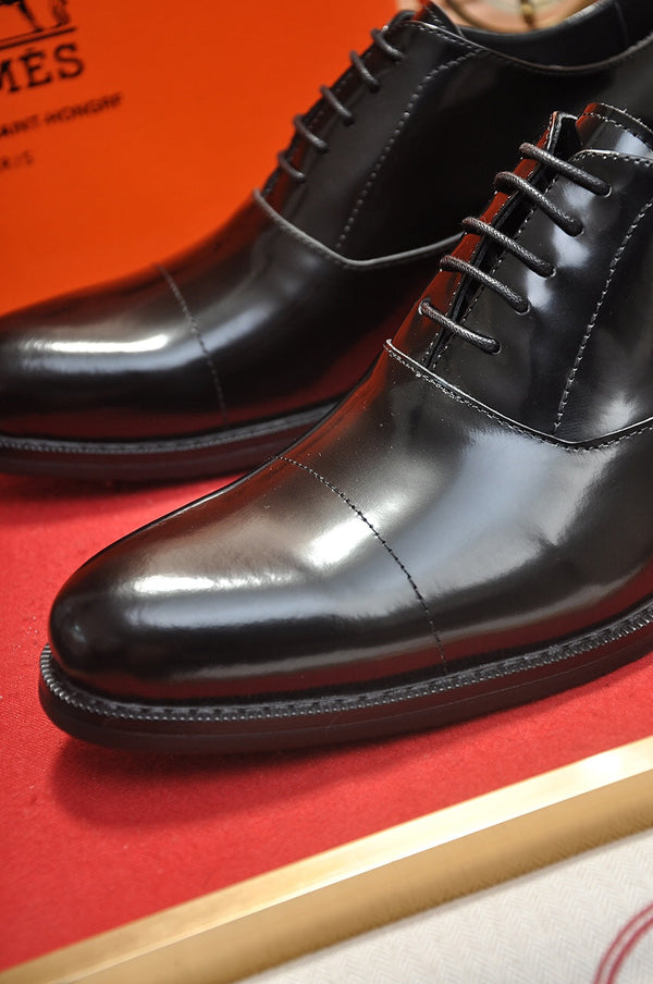 Scarpa da uomo HM in pelle verniciata nera 526106