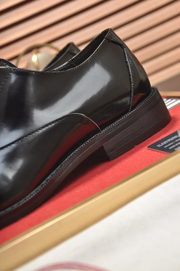 Scarpa da uomo HM in pelle verniciata nera 526106