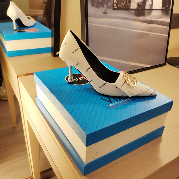 POINTED TOE PUMPS WHITE WITH LOGO PRINT SMOOTH CALFSKIN