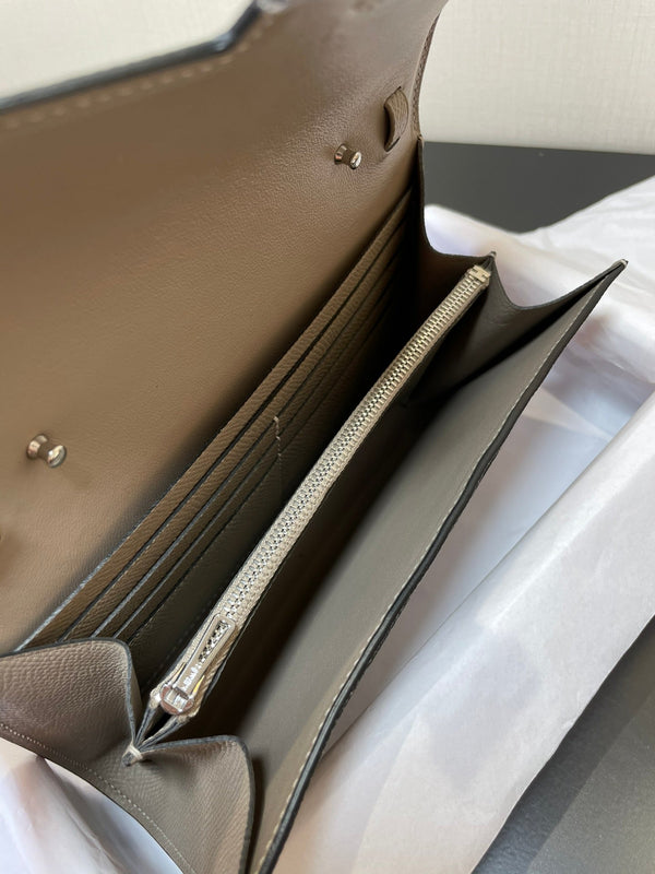 CONSTANCE TO GO 20.5 GREY EPSOM SILVER HARDWARE