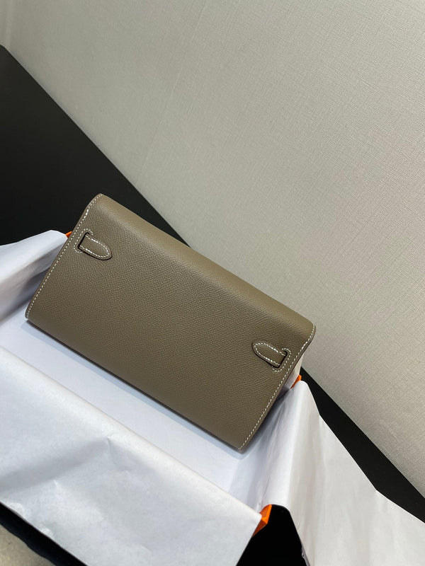 kelly woc 20.5 etoupe epsom silver hardware