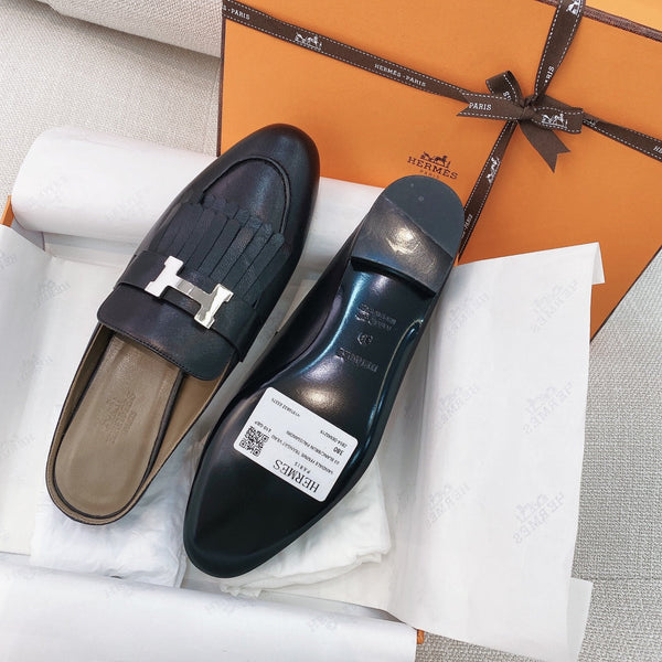 HM Buckle Tassel Mule Black Goat Leather 348025