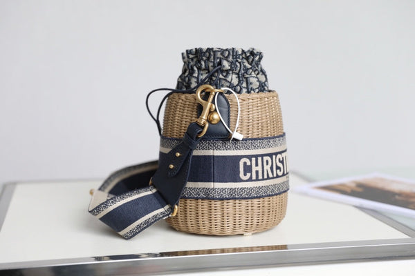 BORSA A SECCHIELLO 19 IN JACQUARD OBLIQUO NERO E VIMINI BEIGE