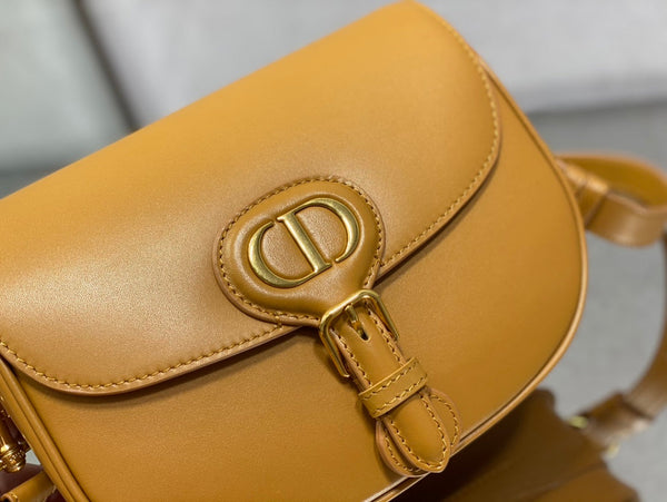 MEDIUM CD BOBBY 22CM BROWN CALFSKIN GOLD HARDWARE