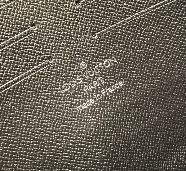 LV M61692 Pochette Voyage MM Black Monogram Canvas 224237