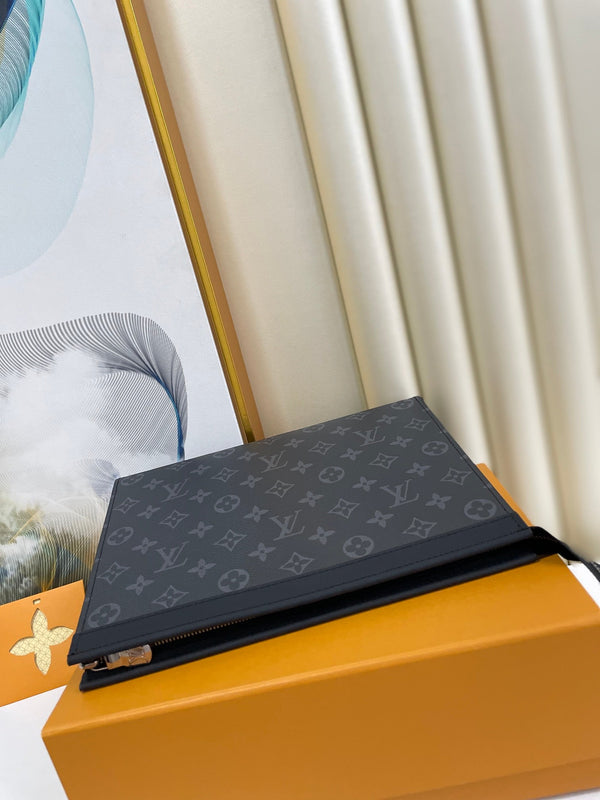 LV M61692 Pochette Voyage MM Black Monogram Canvas 224237