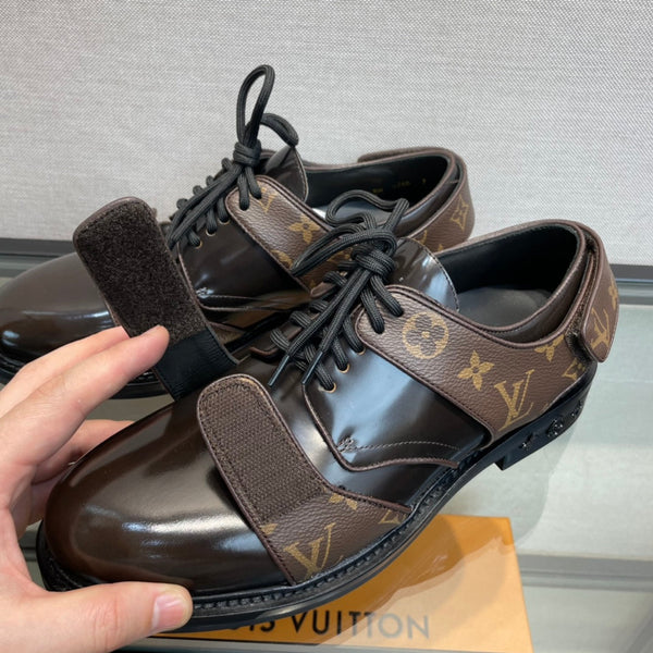 LV DERBY HARNESS SHOES IN CHOCOLATE BROWN CALFSKIN