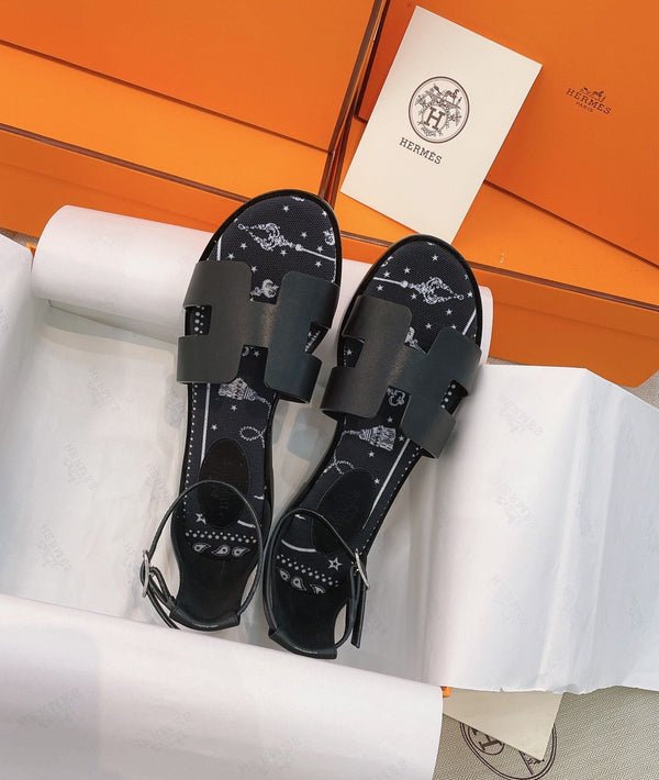 HM Flat Sandals Black Cowhide 348048