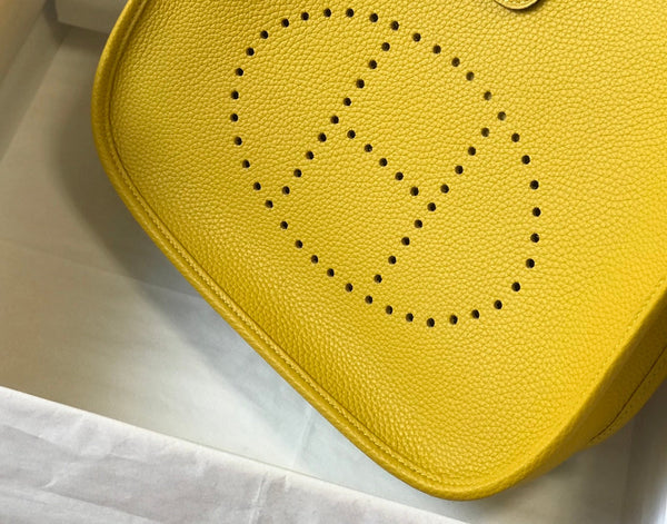 Evelyne 29cm Dark Yellow Togo Shw