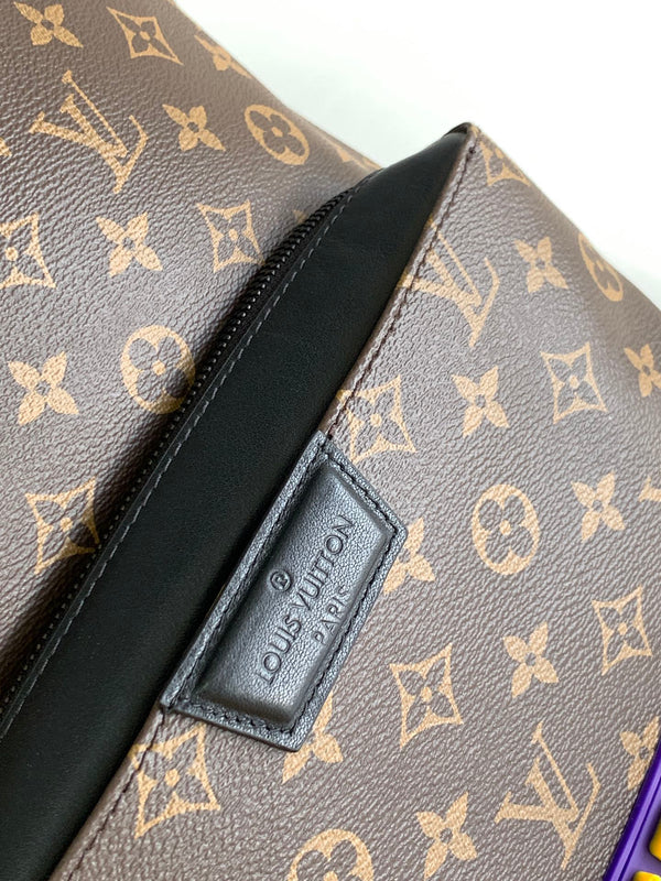 ZAINO DISCOVERY 40 IN TELA MONOGRAMMA MARRONE CON LOGO IN GOMMA