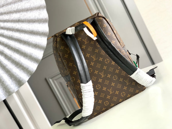 ZAINO DISCOVERY 40 IN TELA MONOGRAMMA MARRONE CON LOGO IN GOMMA