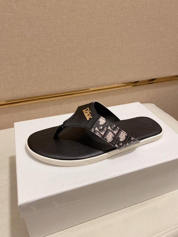 CD ALIAS THONG SANDAL BLACK CALFSKIN