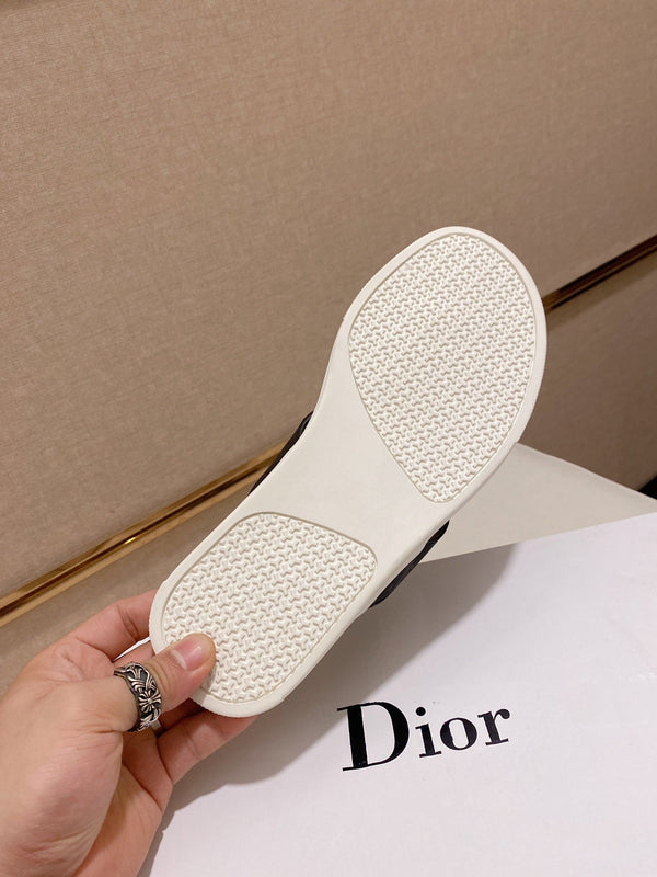 CD ALIAS THONG SANDAL BLACK CALFSKIN