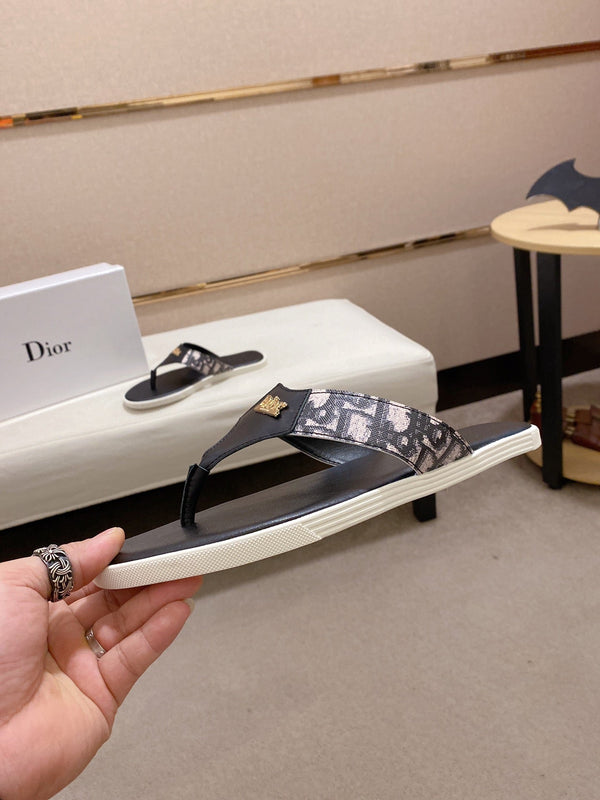 CD ALIAS THONG SANDAL BLACK CALFSKIN