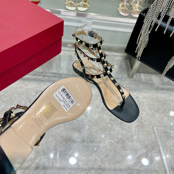 SANDALO INFRADITO ROCKSTUD CON CINTURINI IN PELLE DI VITELLO NERA