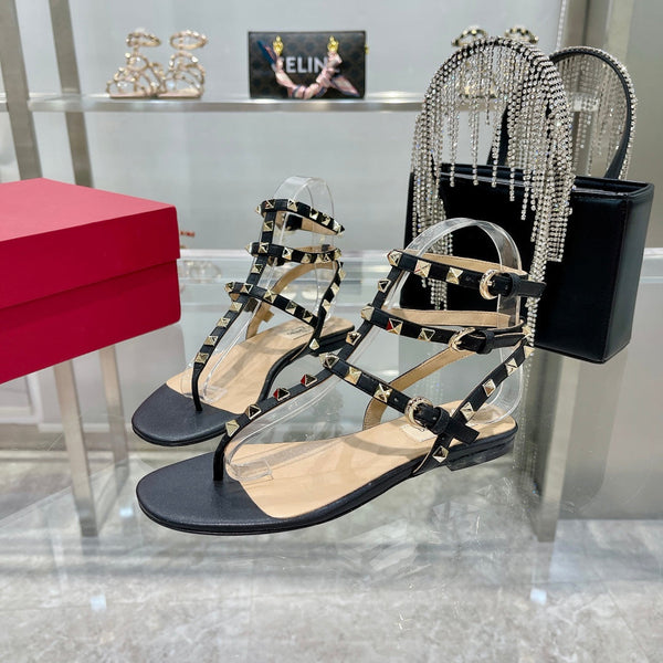 SANDALO INFRADITO ROCKSTUD CON CINTURINI IN PELLE DI VITELLO NERA