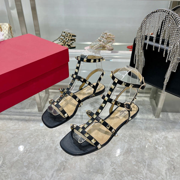 SANDALO ROCKSTUD CON CINTURINI IN VITELLO NERO