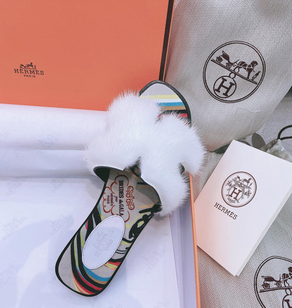 HM 25 Oran White Mink Fur Fabric 348090