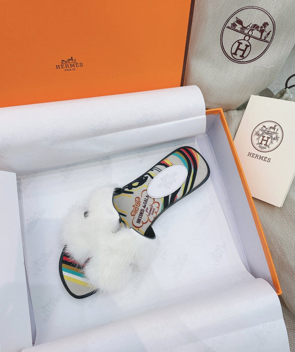 HM 25 Oran White Mink Fur Fabric 348090