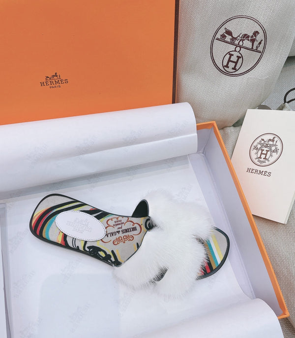 HM 25 Oran White Mink Fur Fabric 348090