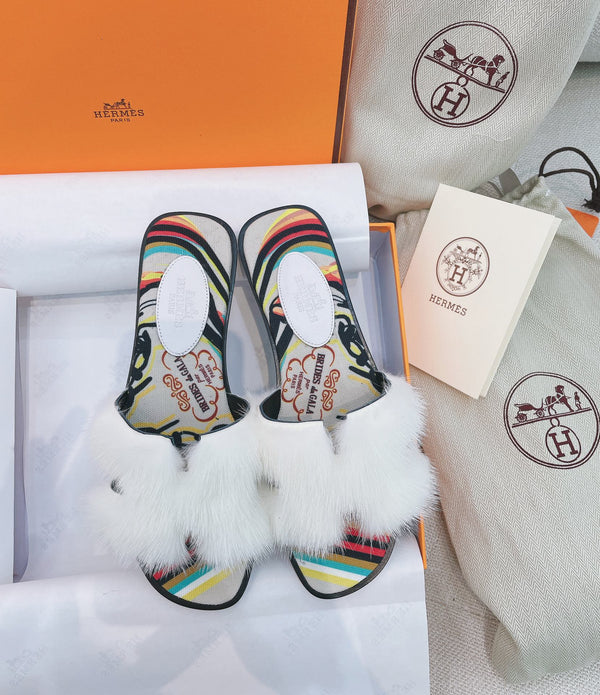 HM 25 Oran White Mink Fur Fabric 348090