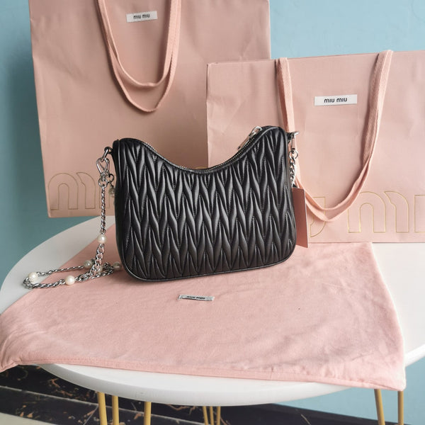 BORSA CRYSTAL CHAIN 21 IN PELLE DI AGNELLO NERA