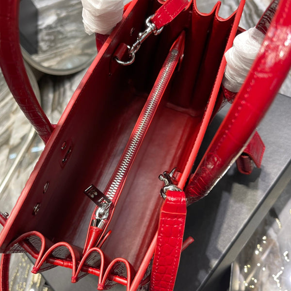 SAC DE JOUR BABY 26 RED CALFSKIN GOLD HARDWARE