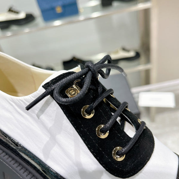 CC Sneaker 45mm Nero Bianco Pelle di Agnello e Vacchetta Rugosa