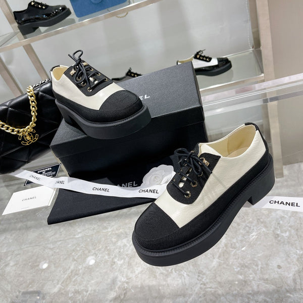 CC Sneaker 45mm Nero Bianco Pelle di Agnello Stropicciata e Tessuto