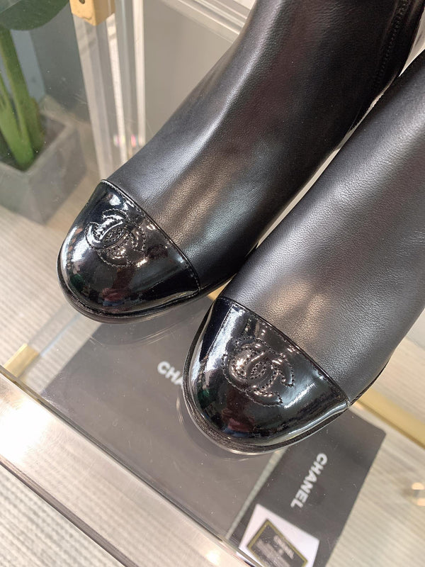 Stivaletti con tacco a blocco CC 60mm in pelle di pecora verniciata nera 464554