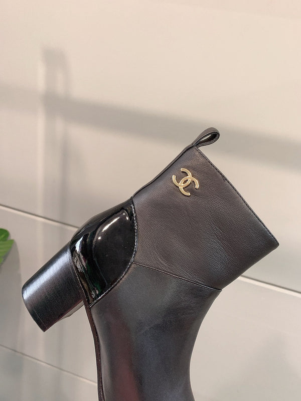 Stivaletti con tacco a blocco CC 60mm in pelle di pecora verniciata nera 464554