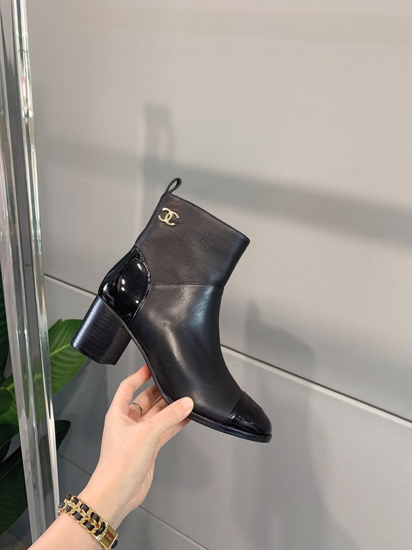 Stivaletti con tacco a blocco CC 60mm in pelle di pecora verniciata nera 464554