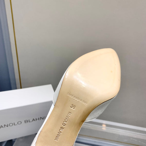 Manolo Buckle Slingback 7cm White Silk 208028