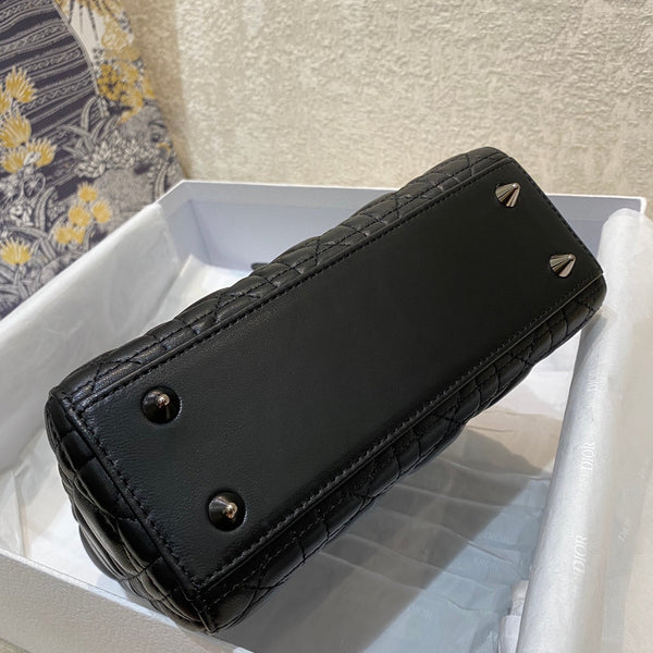 borsa piccola da donna in pelle di agnello nera 20