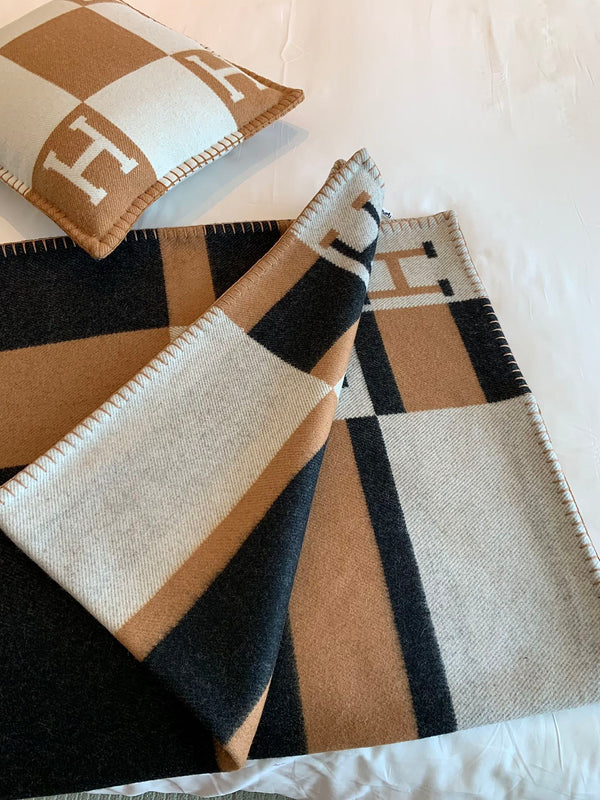 HM Avalon Throw Blanket Brown Black Wool Cashmere