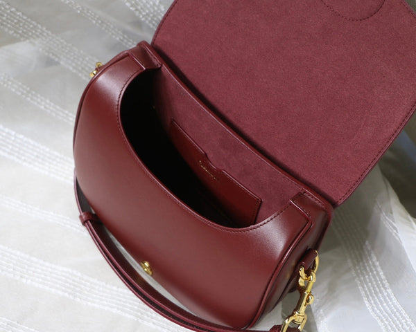 MEDIUM CD BOBBY 22CM WINE CALFSKIN GOLD HARDWARE