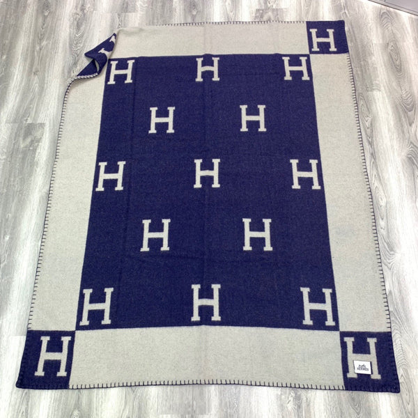 HM Avalon Throw Blanket Marine White Wool Cashmere