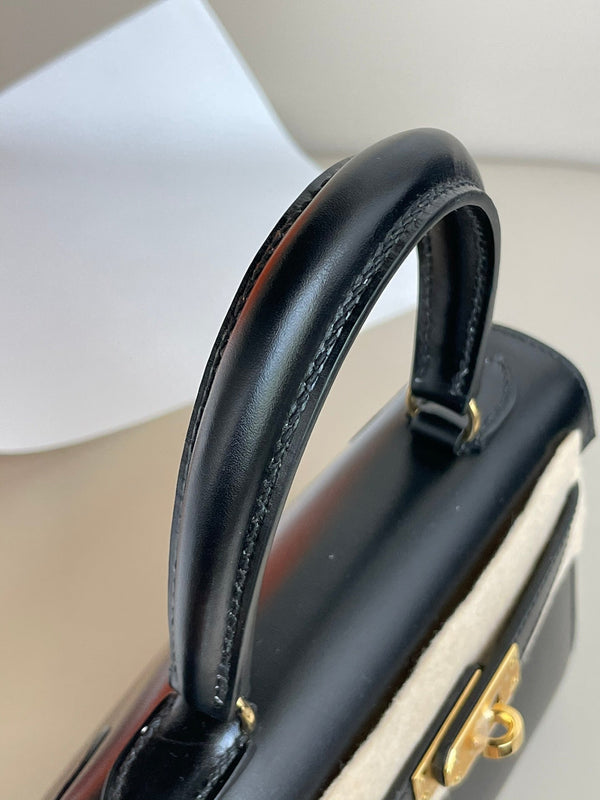 KELLY MINI 20 BAG IN BLACK SMOOTH CALFSKIN WITH GOLD HARDWARE (MADE - TO - ODER)