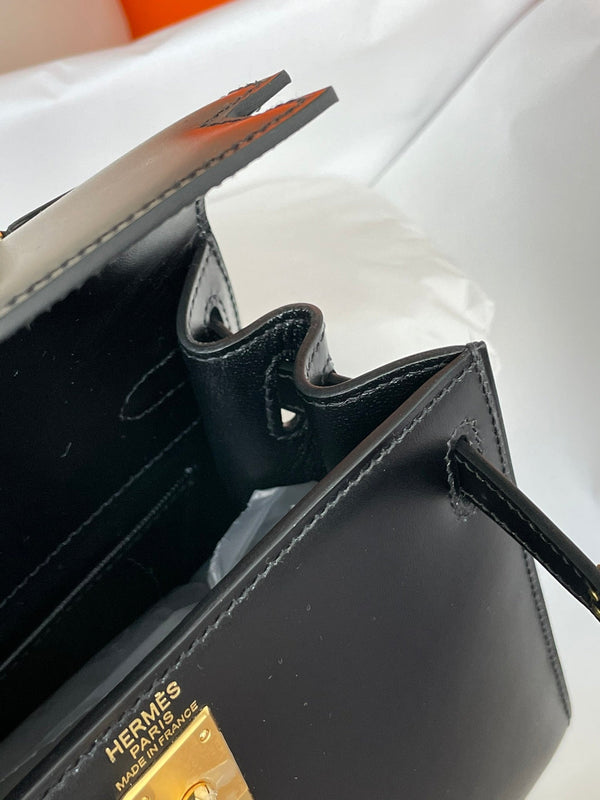 KELLY MINI 20 BAG IN BLACK SMOOTH CALFSKIN WITH GOLD HARDWARE (MADE - TO - ODER)