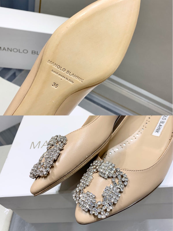 Manolo Snowflake Buckle Pumps Beige Cowhide 204509