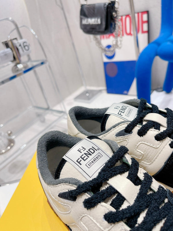 FENDI CASUAL SNEAKER IN WHITE CALFSKIN AND BLACK SUEDE