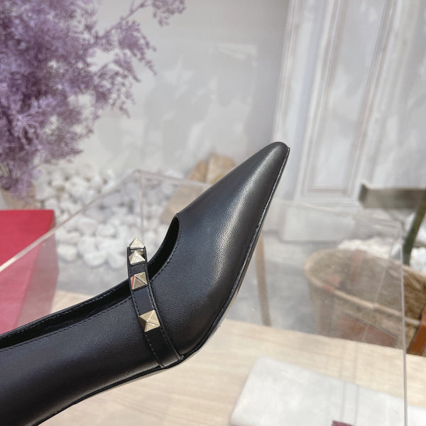 VT Rockstud Pumps Black Sheepskin Leather 340258