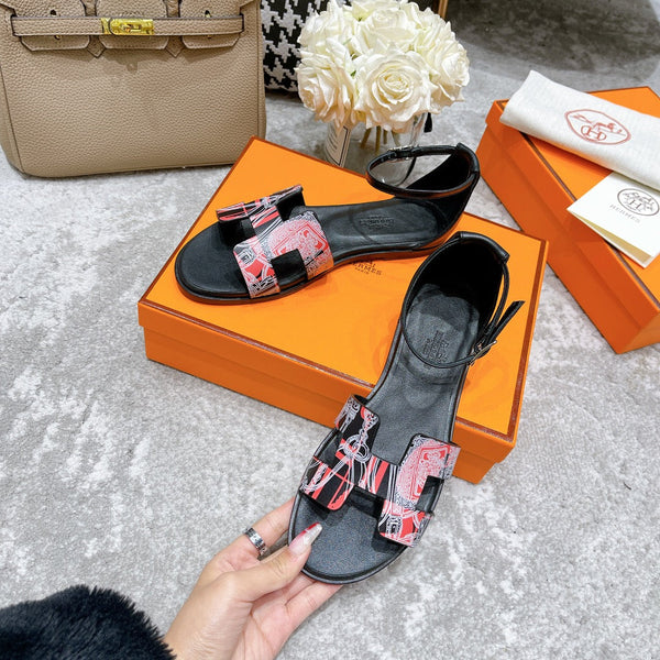 SANTORINI SANDAL BLACK CALFSKIN WITH PATTERN