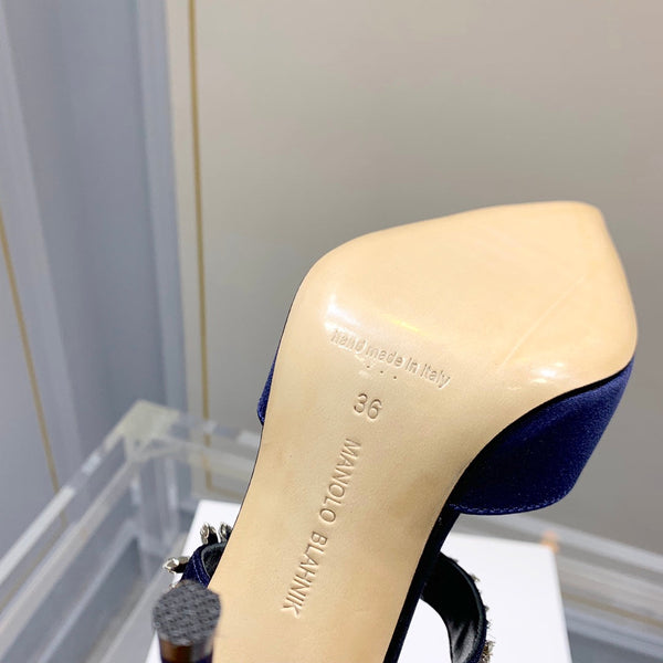 Manolo Mules Crystal Blu Navy Satin di seta 219378