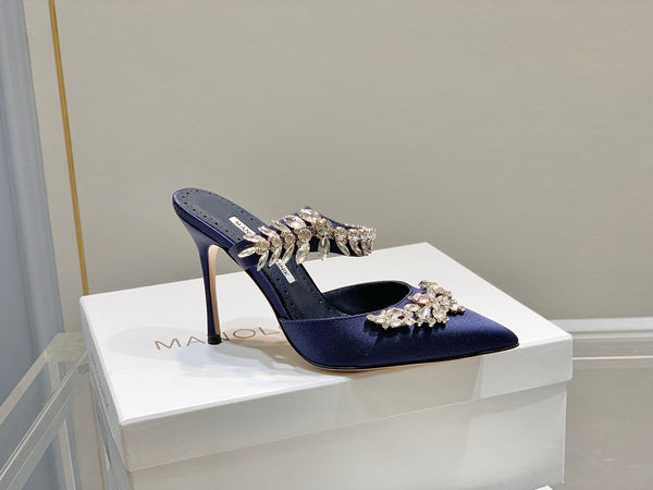 Manolo Mules Crystal Blu Navy Satin di seta 219378