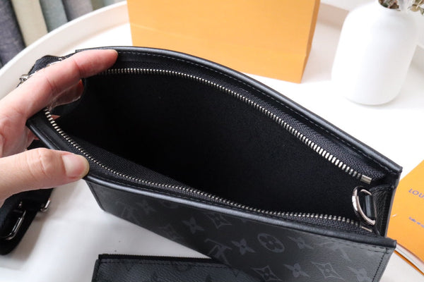 LV M81018 Gaston Wearable Wallet Gaston Black Cowhide 204587