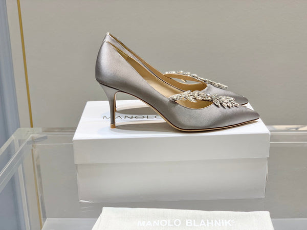 Manolo Wheat Ear Rhinestone High Heels Pumps Grey Silk Fabric 327447