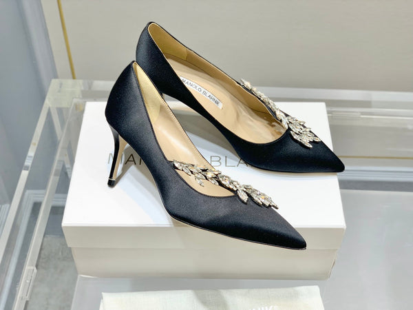 Manolo Wheat Ear Rhinestone High Heels Pumps Black Silk Fabric 327446