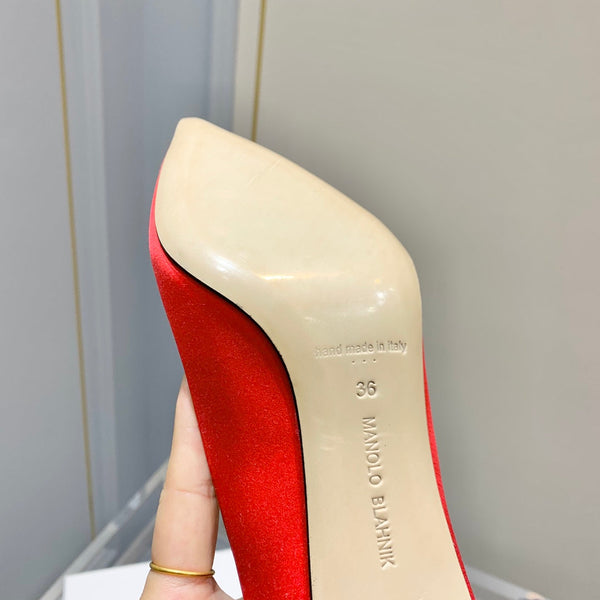 Manolo Wheat Ear Rhinestone High Heels Pumps Red Silk Fabric 327448