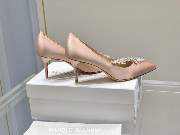 Manolo Wheat Ear Rhinestone High Heels Pumps Pink Nude Silk Fabric 327451